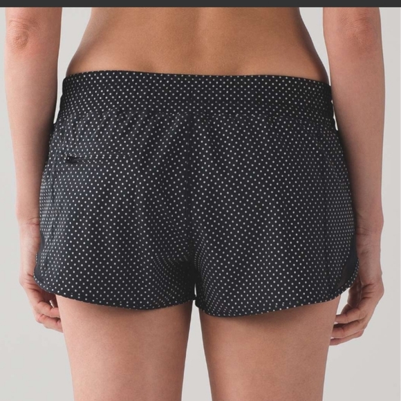 Lululemon Hotty Hot Shine Bright Shorts - LR 4” - Picture 3 of 7